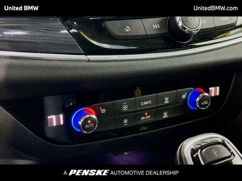 Used 2019 Buick Enclave Essence FWD image 11