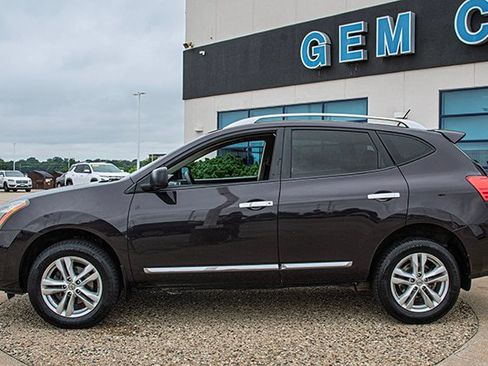 Used 2015 Nissan Rogue S w/ Convenience Package FWD image 2