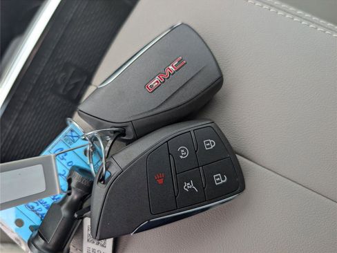 New 2026 GMC Terrain Elevation w/ Elevation Premium Package AWD/4WD image 21