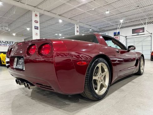 Used 2003 Chevrolet Corvette Coupe w/ Preferred Equipment Group RWD image 3