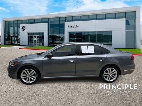 Used 2019 Volkswagen Passat 2.0T Wolfsburg w/ Wheels & Sunroof Package FWD image 6