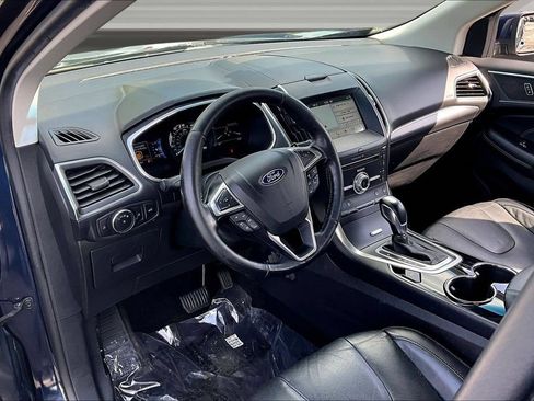 Used 2017 Ford Edge Titanium w/ Equipment Group 301A AWD/4WD image 17