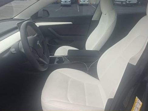Used 2023 Tesla Model 3 Standard Range image 5