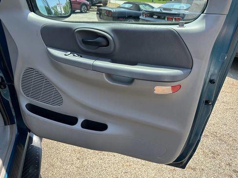 Used 2000 Ford F150 XLT image 19