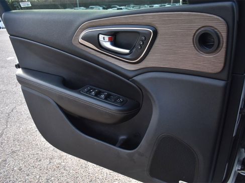 Used 2015 Chrysler 200 C w/ Navigation & Sound Group I image 36