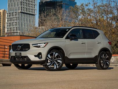Certified 2024 Volvo XC40 B5 Plus w/ Climate Package