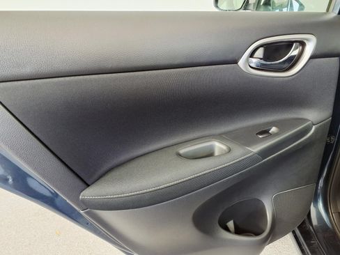 Used 2015 Nissan Sentra SV FWD image 11