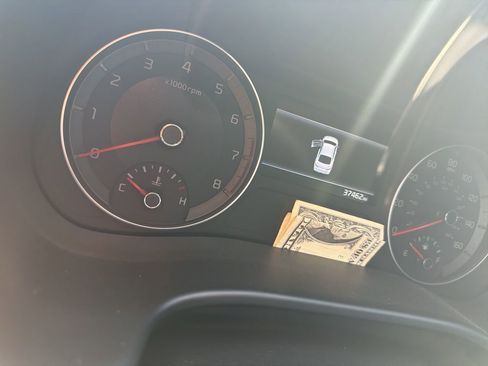 Used 2022 Kia Forte LXS w/ LXS Technology Package image 3