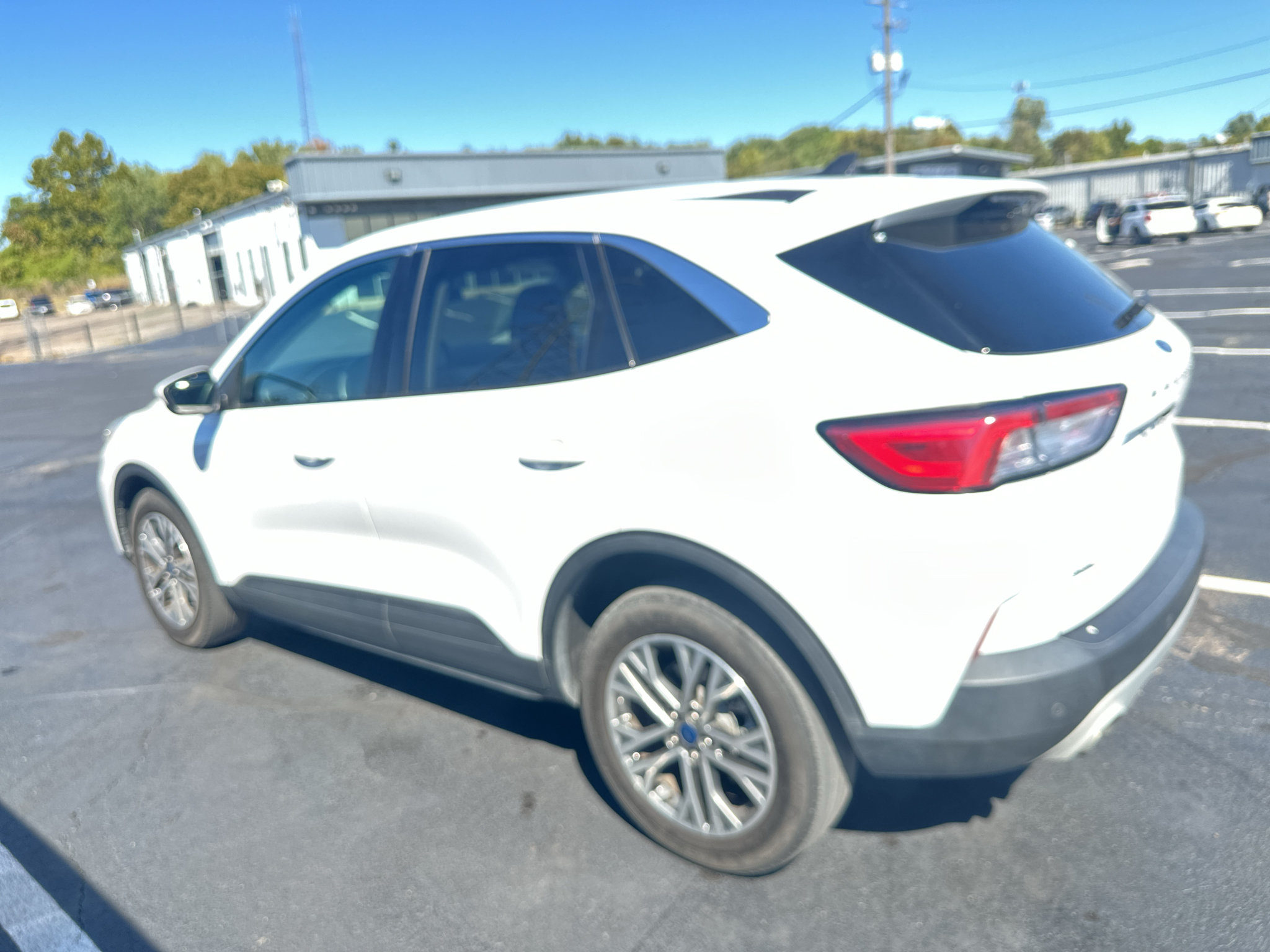 Used 2022 Ford Escape SEL AWD/4WD image 2
