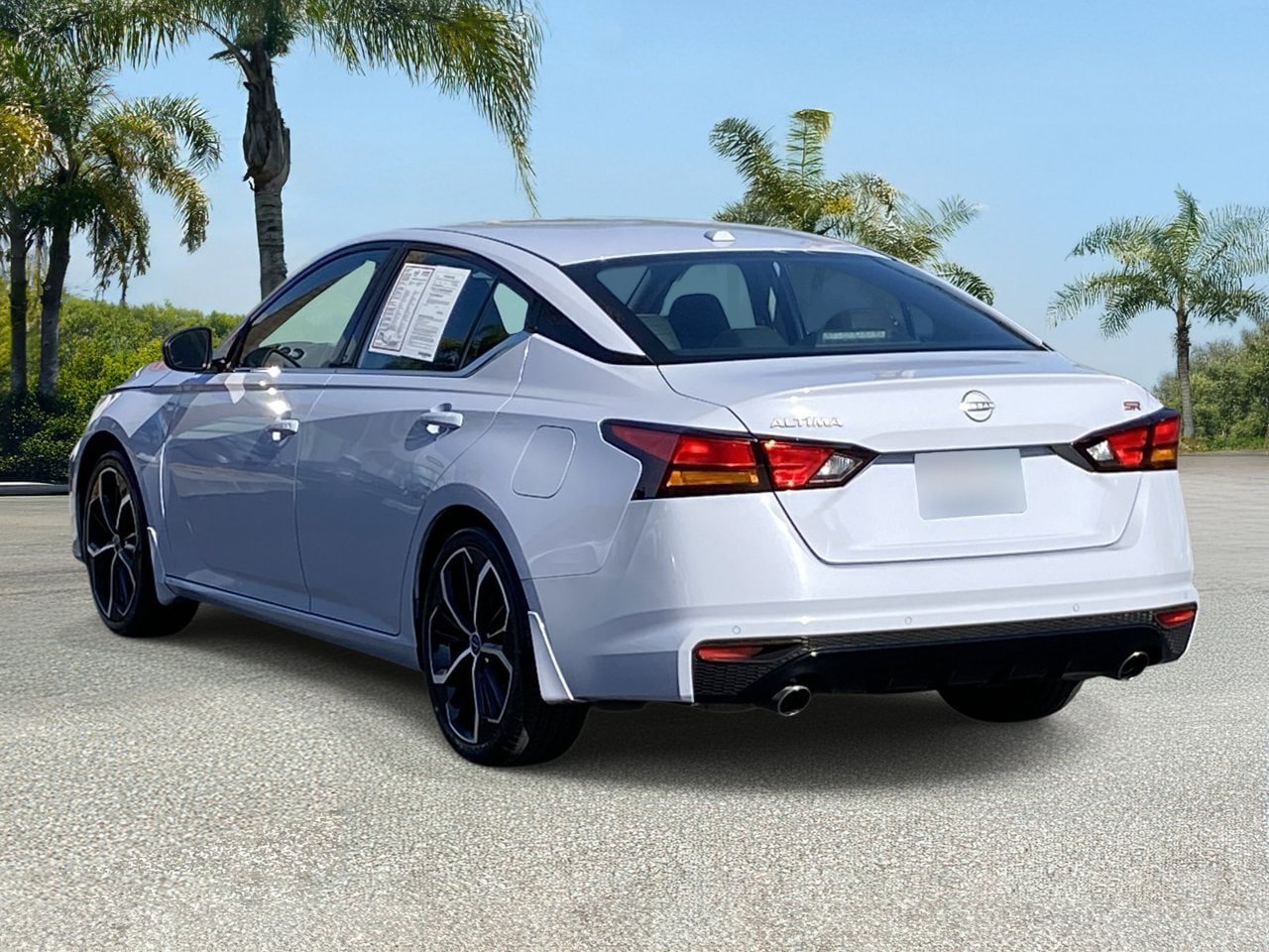 Certified 2024 Nissan Altima 2.5 SR w/ SR Premium Package FWD image 3