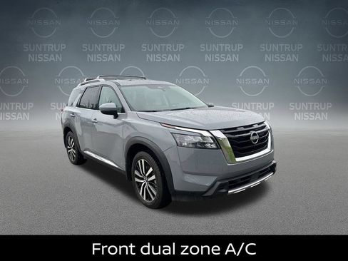 Certified 2025 Nissan Pathfinder Platinum w/ Cargo Package AWD/4WD image 10