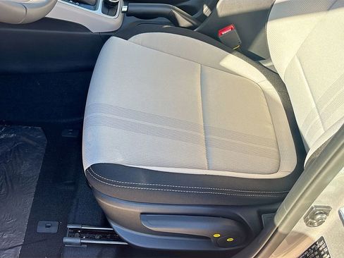 New 2025 Hyundai Venue SEL image 18