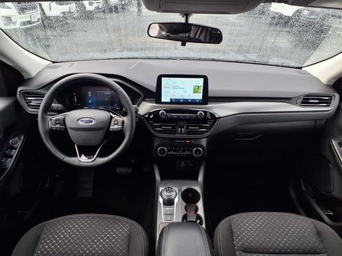 Used 2025 Ford Escape Active w/ Cold Weather Package FWD image 3