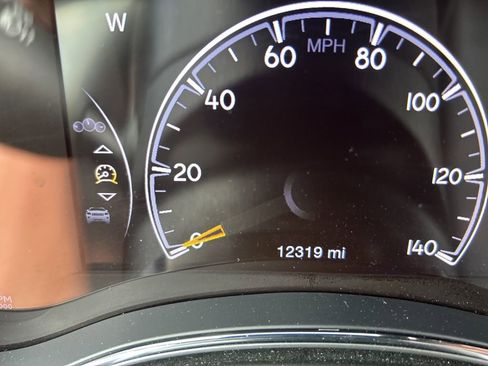 Certified 2022 Jeep Grand Cherokee Limited AWD/4WD image 13