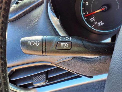 Used 2021 Chevrolet Traverse High Country image 24