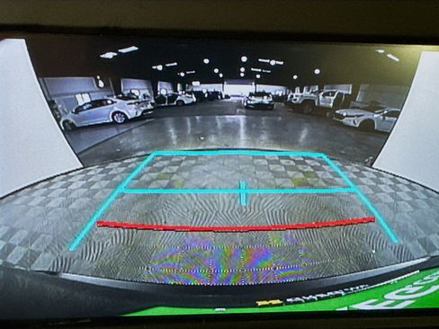 Used 2022 Toyota RAV4 LE AWD/4WD image 18