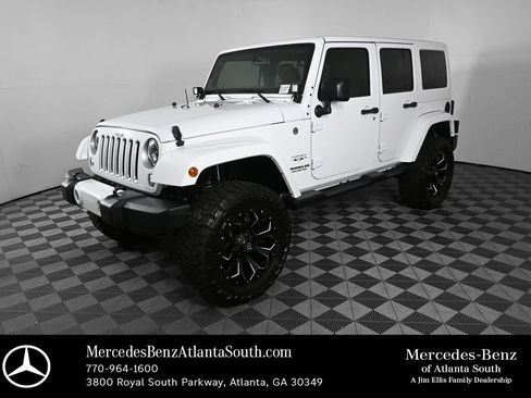 Used 2016 Jeep Wrangler Unlimited Sahara w/ Connectivity Group AWD/4WD image 1