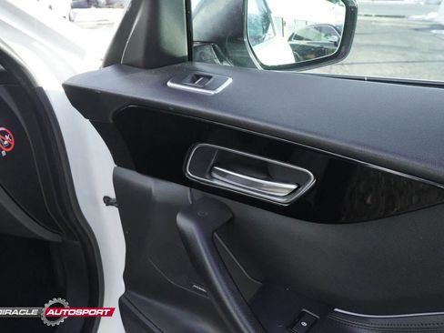 Used 2019 Jaguar F-PACE Premium image 30