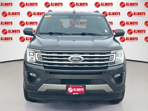 Used 2020 Ford Expedition XLT image 2