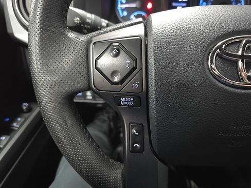 Used 2023 Toyota Tacoma TRD Sport image 19