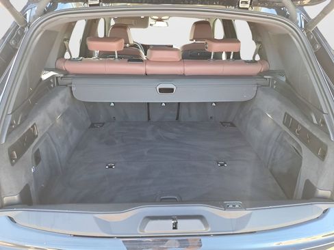 Used 2025 BMW X5 xDrive50e image 6