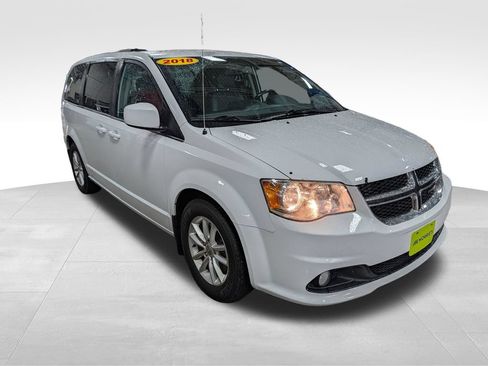 Used 2018 Dodge Grand Caravan SXT FWD image 4