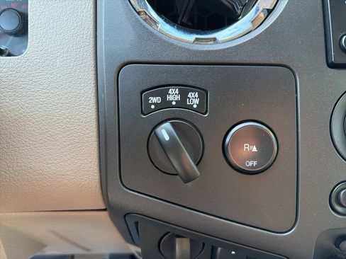 Used 2009 Ford F250 XLT AWD/4WD image 42