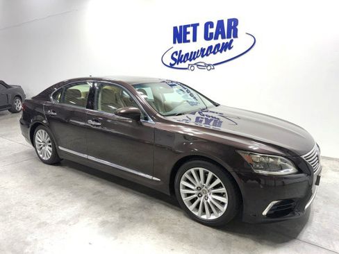 Used 2013 Lexus LS 460 w/ Ultra Luxury Pkg RWD image 1