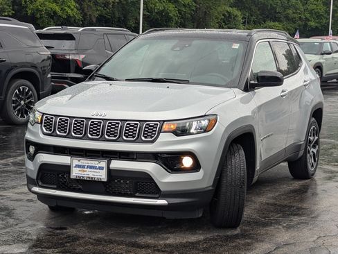 Used 2025 Jeep Compass Limited AWD/4WD image 5