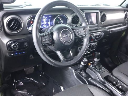 Used 2023 Jeep Wrangler Unlimited AWD/4WD image 9
