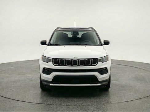Used 2025 Jeep Compass Limited AWD/4WD image 2
