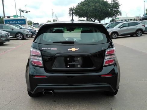 Used 2017 Chevrolet Sonic LT w/ Convenience Package FWD image 7