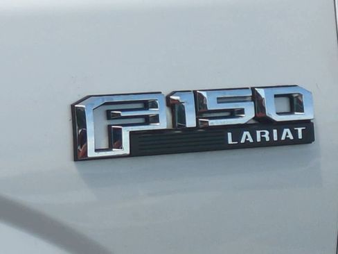 Used 2016 Ford F150 Lariat w/ Equipment Group 502A Luxury AWD/4WD image 13