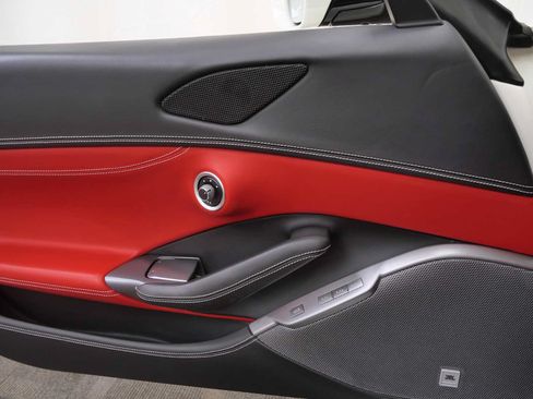 Certified 2019 Ferrari Portofino RWD image 30