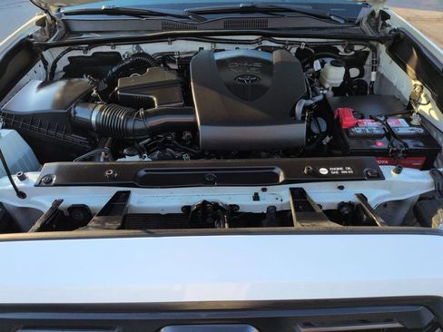 Used 2019 Toyota Tacoma SR w/ SX Package image 22