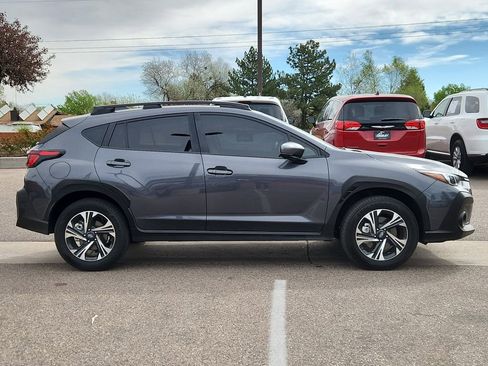 Used 2024 Subaru Crosstrek 2.0i Premium image 2