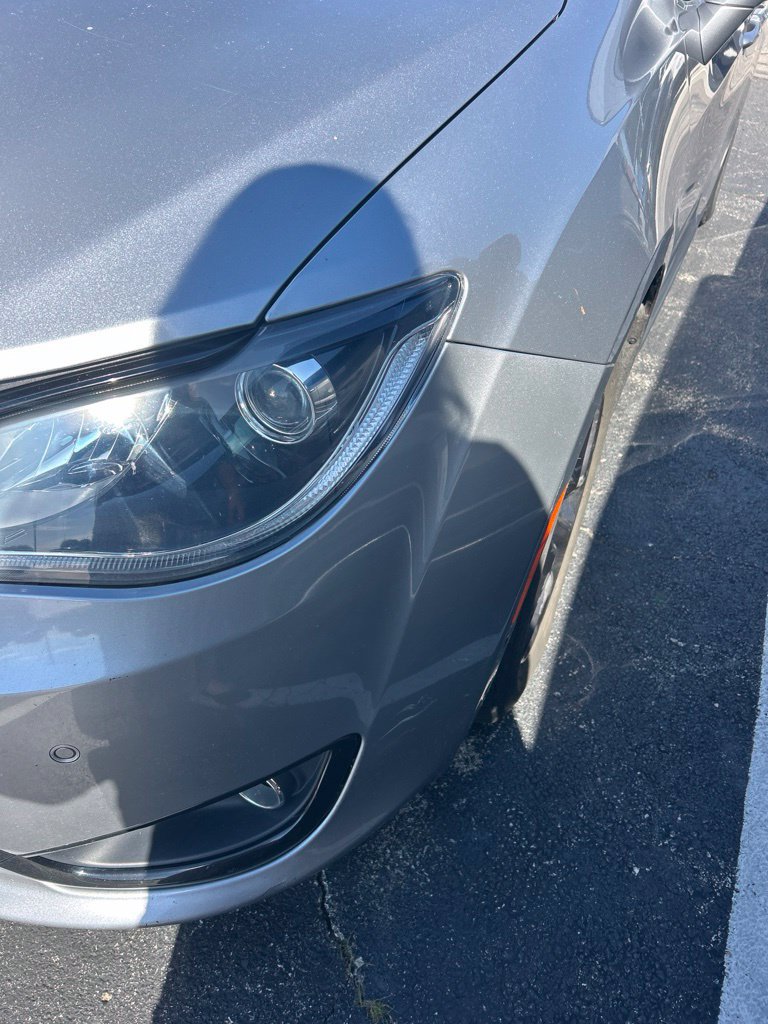 Used 2019 Chrysler Pacifica Limited w/ Advanced Safetytec Group FWD image 2