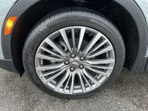 Used 2024 Cadillac XT4 Premium Luxury image 9