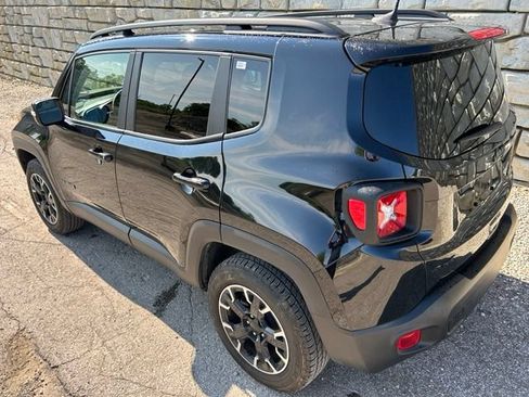 Certified 2023 Jeep Renegade Latitude AWD/4WD image 4