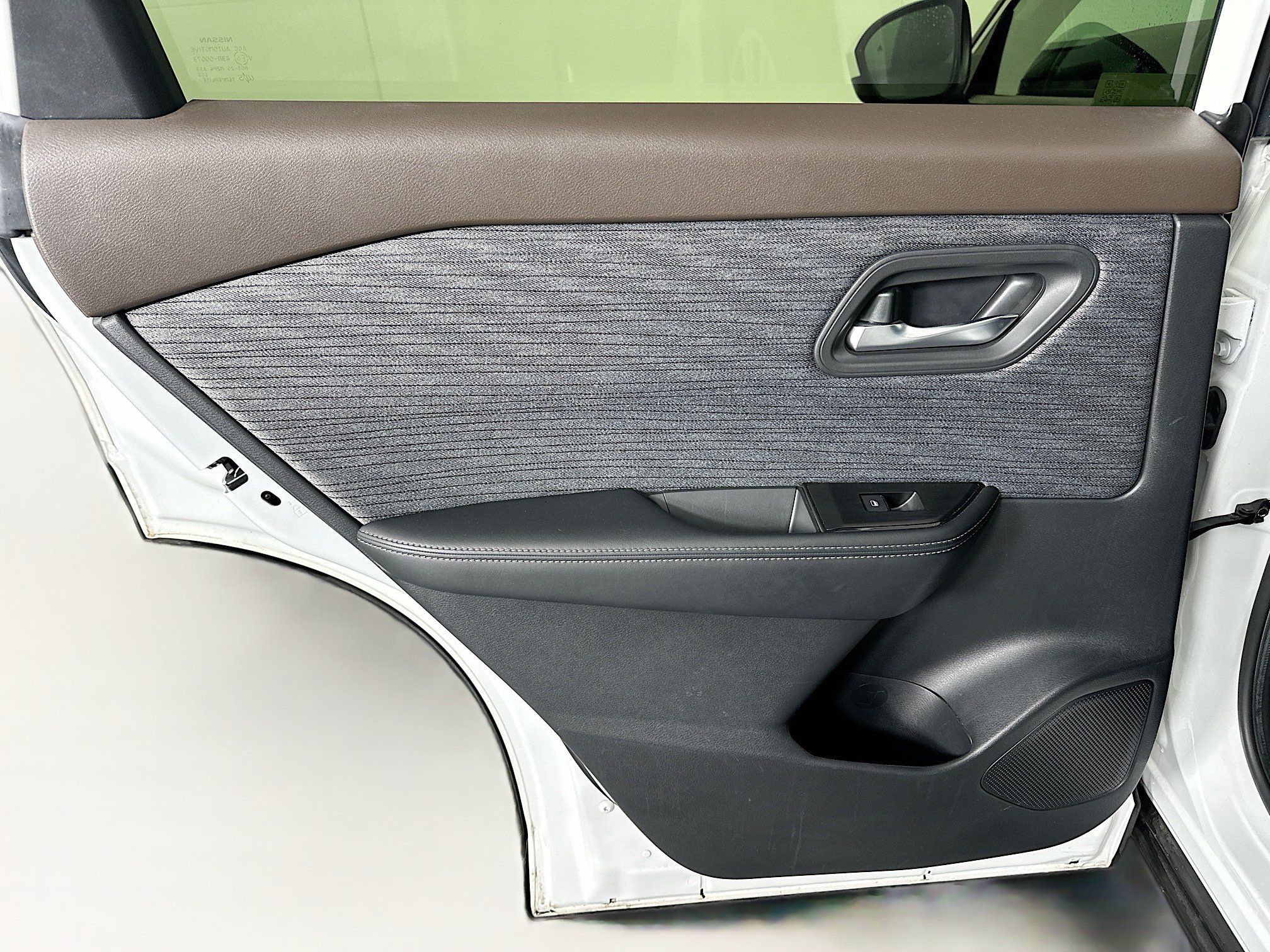 Used 2023 Nissan Rogue SV FWD image 25