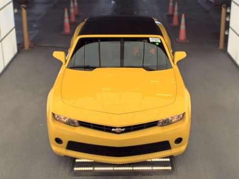 Used 2015 Chevrolet Camaro LT RWD image 2