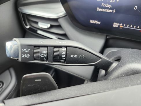 Used 2025 Buick Enclave Preferred image 15