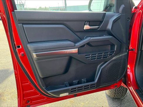 New 2025 Toyota Tacoma TRD Off-Road AWD/4WD image 10