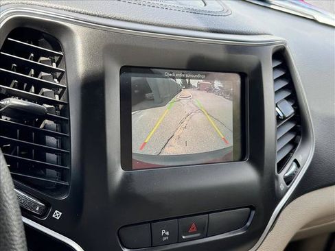 Used 2020 Jeep Cherokee Latitude w/ Mobile Office Group AWD/4WD image 14