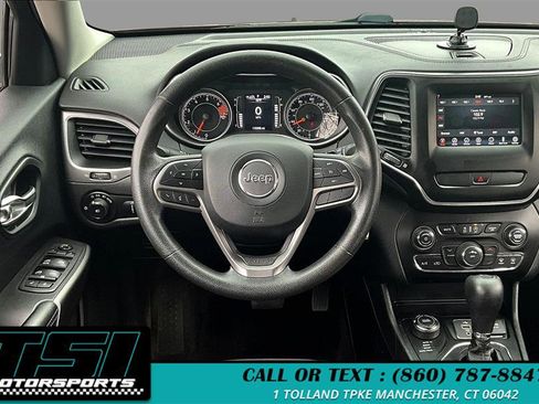 Used 2019 Jeep Cherokee Latitude w/ Popular Appearance Group image 5