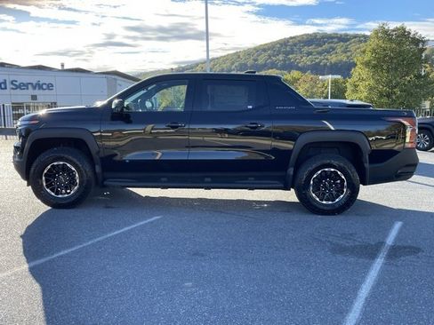 New 2026 Chevrolet Silverado EV Trail Boss image 4