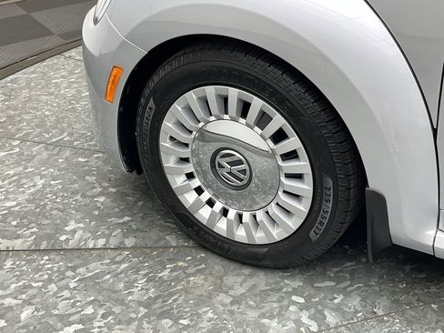Used 2013 Volkswagen Beetle 2.5 FWD image 25