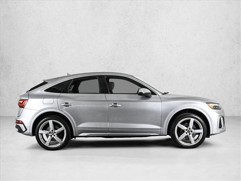 Used 2022 Audi SQ5 Premium w/ Convenience Package image 4