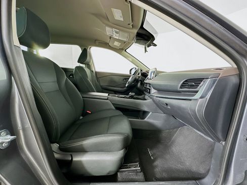 Used 2023 Nissan Rogue S image 29