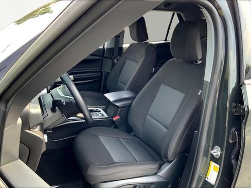 Used 2022 Ford Explorer XLT image 17